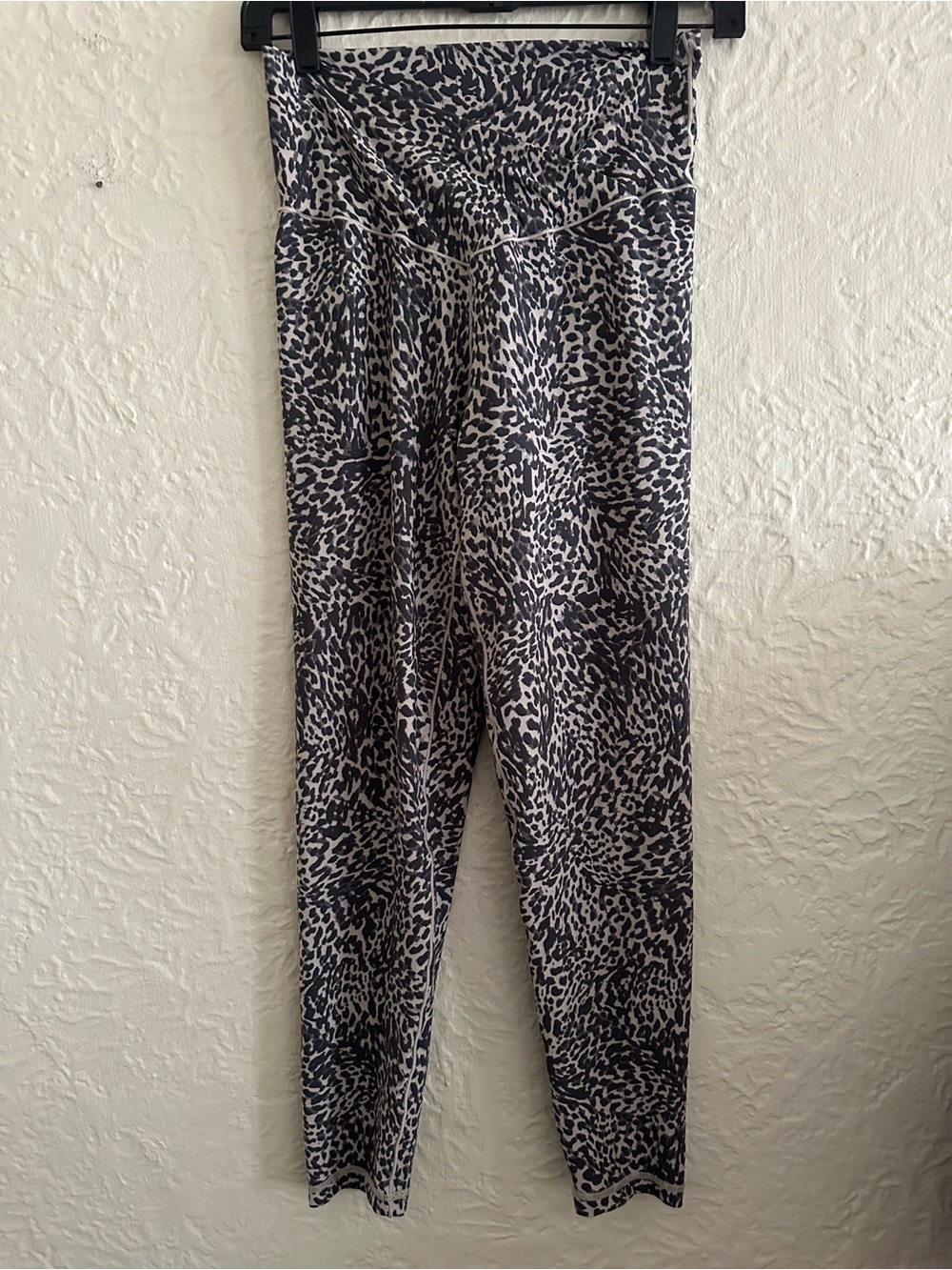 Aerie Offline Crossover Waist Leopard Print 7/8ths Leggings Large